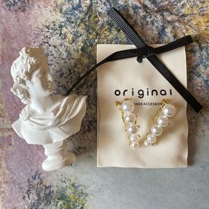 Brand new gold-plated earrings